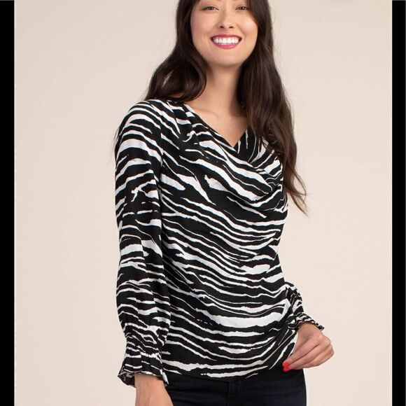 💖Trina Turk kyoto 100% silk printed top size S - Picture 1 of 9